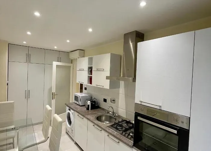 Lungo Il Canale - Via Trento - 6 Persone * Trieste